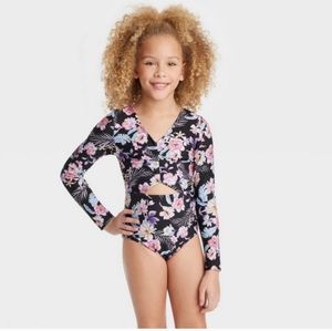 EUC Kids Target art class swimsuit-XS 4/5